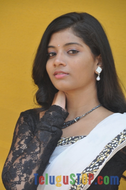 Bindhu latest stills- Photos,Spicy Hot Pics,Images,High Resolution WallPapers Download