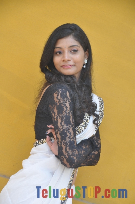 Bindhu latest stills- Photos,Spicy Hot Pics,Images,High Resolution WallPapers Download