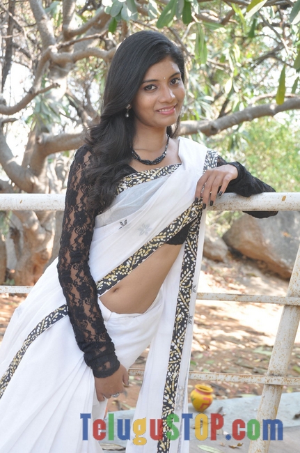 Bindhu latest stills- Photos,Spicy Hot Pics,Images,High Resolution WallPapers Download