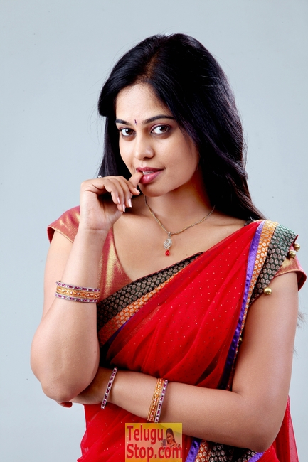 Bindu madhavi stills- Photos,Spicy Hot Pics,Images,High Resolution WallPapers Download