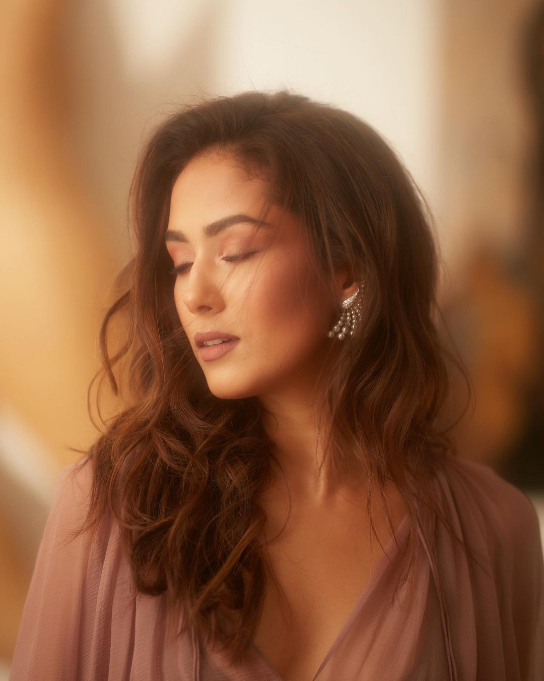 Bollywood actress mira kapoor new trendy photo shoot images-Actressmira, Mira Kapoor, Mirakapoor Photos,Spicy Hot Pics,Images,High Resolution WallPapers Download