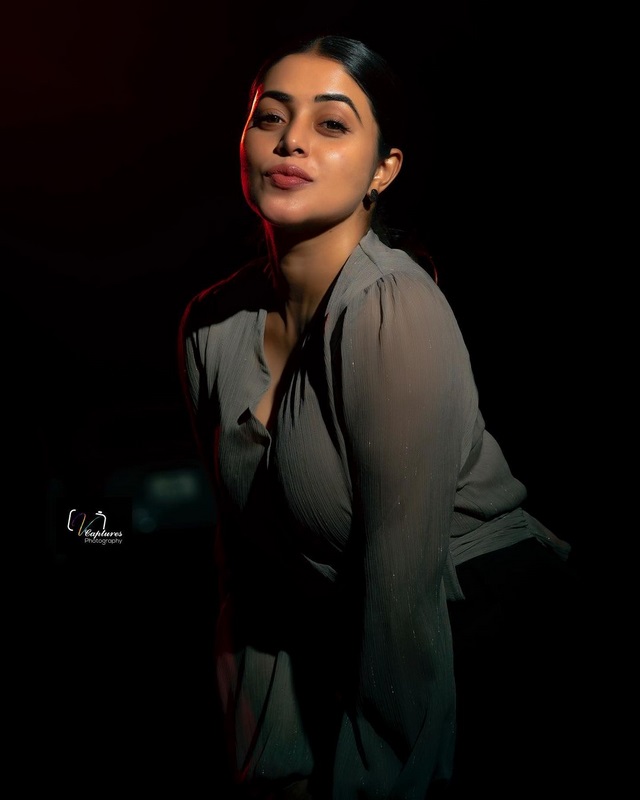 Bollywood actress shamna kasim hot trendy clicks-Actressshamna, Poornabeautiful, Poorna, Poorna Pics, Shamna Kasim Photos,Spicy Hot Pics,Images,High Resolution WallPapers Download