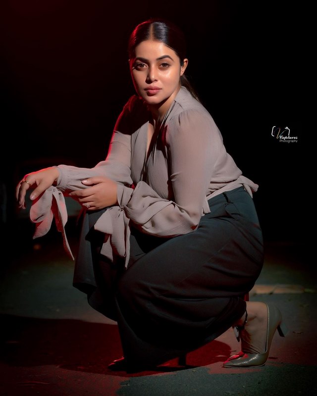 Bollywood actress shamna kasim hot trendy clicks-Actressshamna, Poornabeautiful, Poorna, Poorna Pics, Shamna Kasim Photos,Spicy Hot Pics,Images,High Resolution WallPapers Download