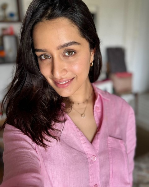 Bollywood beauty shraddha kapoor is going crazy with her beauty-Shraddha, Shraddha Kapoor, Shraddhakapoor Photos,Spicy Hot Pics,Images,High Resolution WallPapers Download