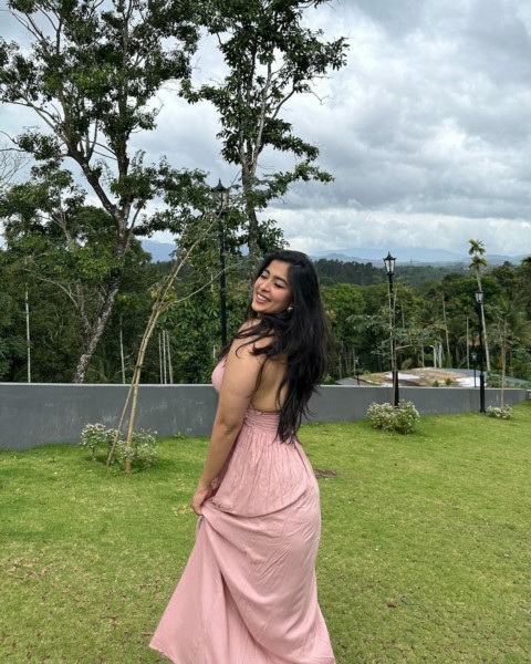 Bollywood model nikita sharma shows us how to pose for a perfect pout-Actress Nikita, Nikita Sharma, Nikitasharma Photos,Spicy Hot Pics,Images,High Resolution WallPapers Download