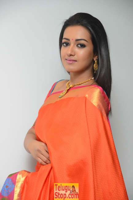 Catherine tresa latest pics- Photos,Spicy Hot Pics,Images,High Resolution WallPapers Download