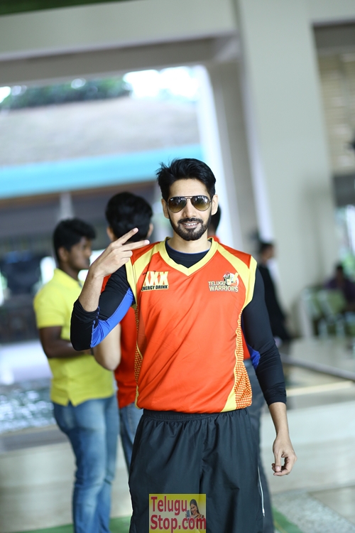 Ccl 6 celebrity arrivals at bangalore- Photos,Spicy Hot Pics,Images,High Resolution WallPapers Download