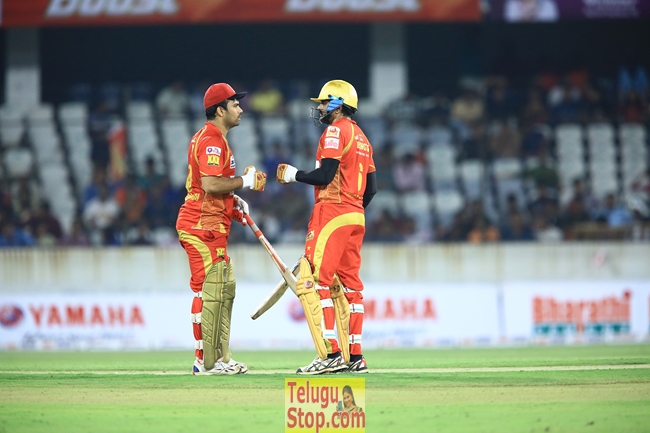 Ccl 6 telugu warriors vs karnataka bulldozers match- Photos,Spicy Hot Pics,Images,High Resolution WallPapers Download