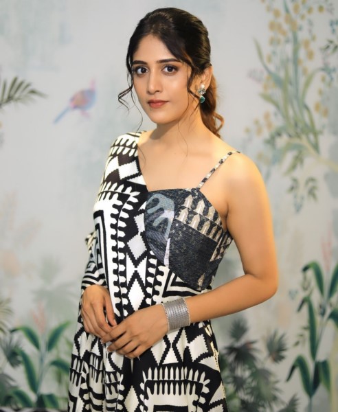 Chandini chowdary is raising heat on insta glamorous images are viral-Chandini, Chowdary Photos,Spicy Hot Pics,Images,High Resolution WallPapers Download