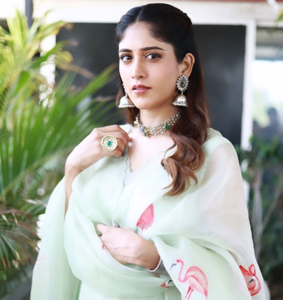 Chandini chowdary is raising heat on insta glamorous images are viral-Chandini, Chowdary Photos,Spicy Hot Pics,Images,High Resolution WallPapers Download