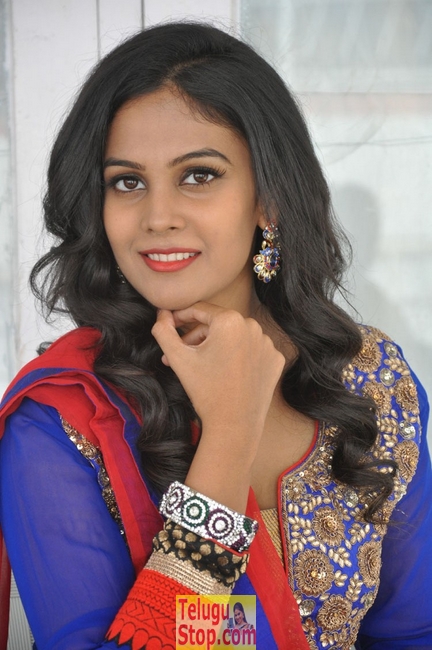 Chandini new stills 6- Photos,Spicy Hot Pics,Images,High Resolution WallPapers Download