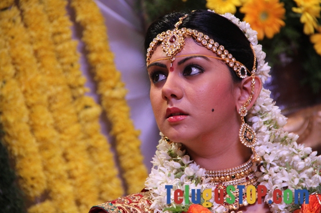 Chandrika movie new stills- Photos,Spicy Hot Pics,Images,High Resolution WallPapers Download