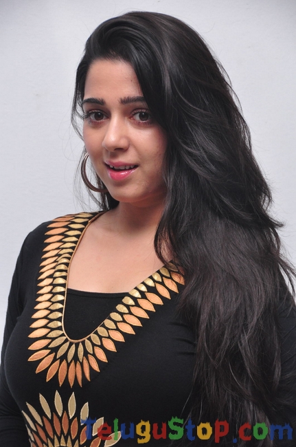 Charmee latest stills 2- Photos,Spicy Hot Pics,Images,High Resolution WallPapers Download