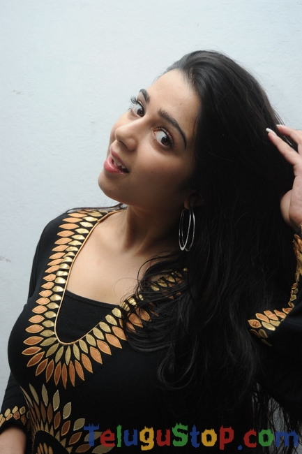 Charmee latest stills 2- Photos,Spicy Hot Pics,Images,High Resolution WallPapers Download