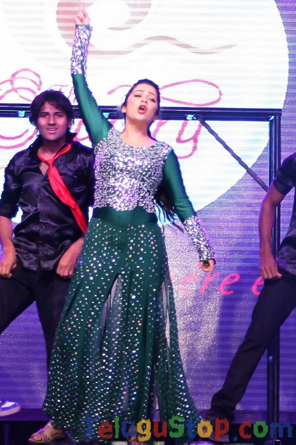 Charmi dance at country club new year bash- Photos,Spicy Hot Pics,Images,High Resolution WallPapers Download