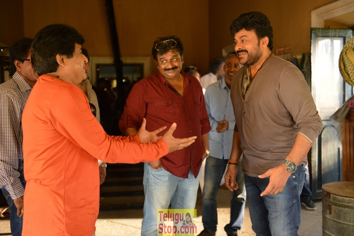 Chiranjeevi 150th movie working stills- Photos,Spicy Hot Pics,Images,High Resolution WallPapers Download