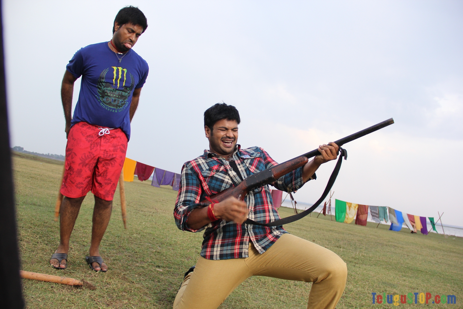 Current theega new stills- Photos,Spicy Hot Pics,Images,High Resolution WallPapers Download