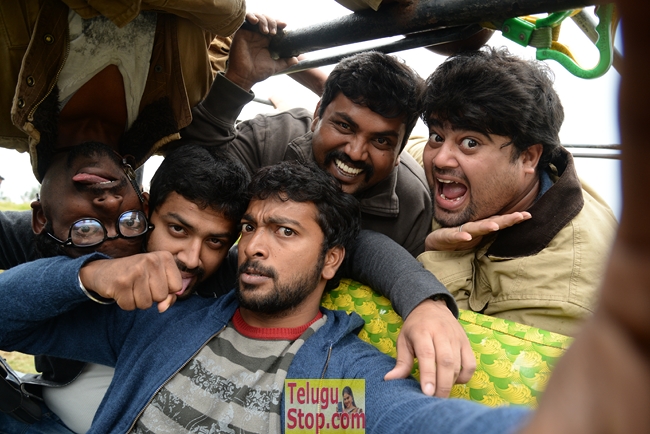 Darling 2 movie pics- Photos,Spicy Hot Pics,Images,High Resolution WallPapers Download