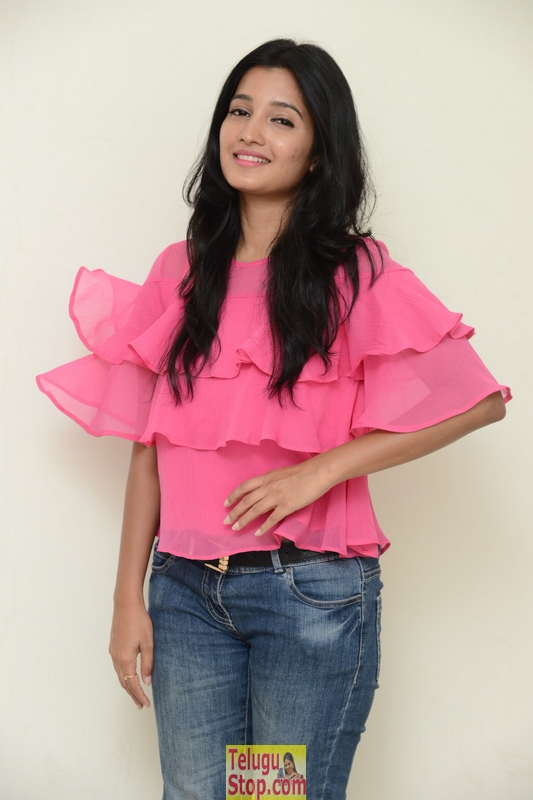 Deepthi shetty new stills 2- Photos,Spicy Hot Pics,Images,High Resolution WallPapers Download