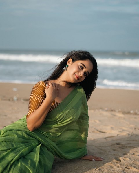 Deepti sunaina who has become address proof for beauty-Deepthi Sunaina, Deepthisunaina, Deepti Sunaina, Sunaina Deepthi, Tiktokdeepthi Photos,Spicy Hot Pics,Images,High Resolution WallPapers Download