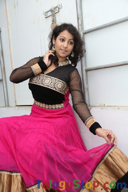 Deepu naidu stills- Photos,Spicy Hot Pics,Images,High Resolution WallPapers Download