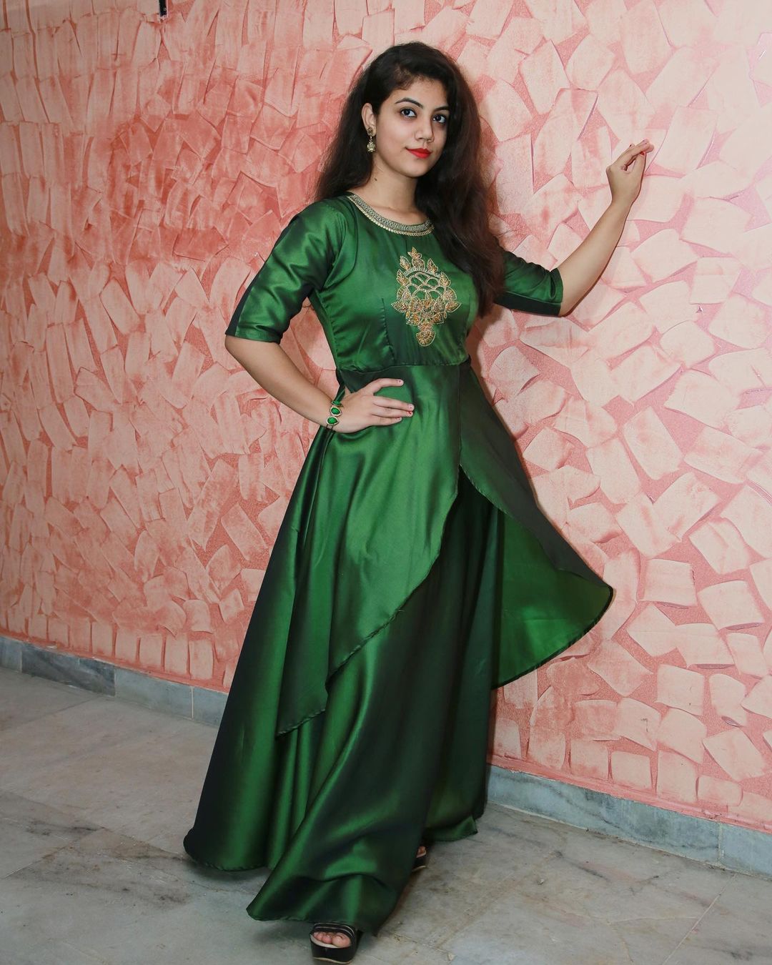 Dhee dancer aqsa khan looks graceful and classy in this images-Aqsa Khan, Aqsakhan Photos,Spicy Hot Pics,Images,High Resolution WallPapers Download