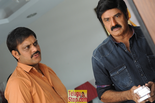 Dictator movie new working stills- Photos,Spicy Hot Pics,Images,High Resolution WallPapers Download