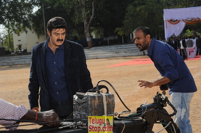 Dictator movie new working stills- Photos,Spicy Hot Pics,Images,High Resolution WallPapers Download