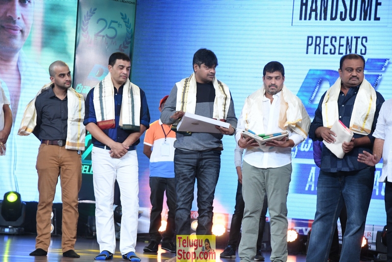 Dj duvvada jagannadham audio launch 1- Photos,Spicy Hot Pics,Images,High Resolution WallPapers Download