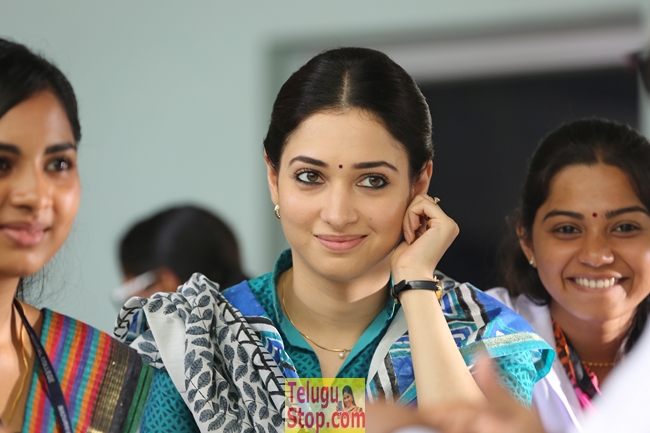 Dr dharmaraju mbbs movie stills- Photos,Spicy Hot Pics,Images,High Resolution WallPapers Download