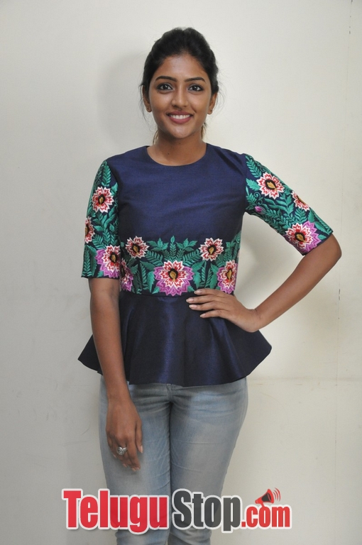 Eesha rebba new stills 2- Photos,Spicy Hot Pics,Images,High Resolution WallPapers Download