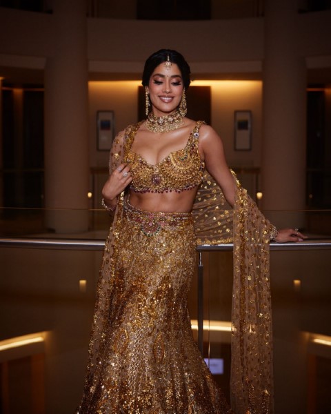 Excited beauties in punjabi dress janhvi kapoor massacre-Actress, Actressjanhvi, Janhvi Kapoor, Janhvikapoor, Jhanvi Kapoor Photos,Spicy Hot Pics,Images,High Resolution WallPapers Download