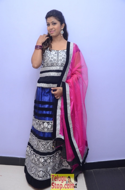 Geethanjali latest stills- Photos,Spicy Hot Pics,Images,High Resolution WallPapers Download