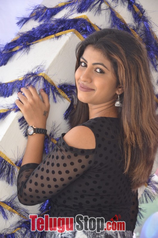 Geethanjali latest stills 2- Photos,Spicy Hot Pics,Images,High Resolution WallPapers Download