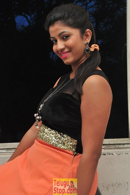 Geethanjali new stills 2- Photos,Spicy Hot Pics,Images,High Resolution WallPapers Download