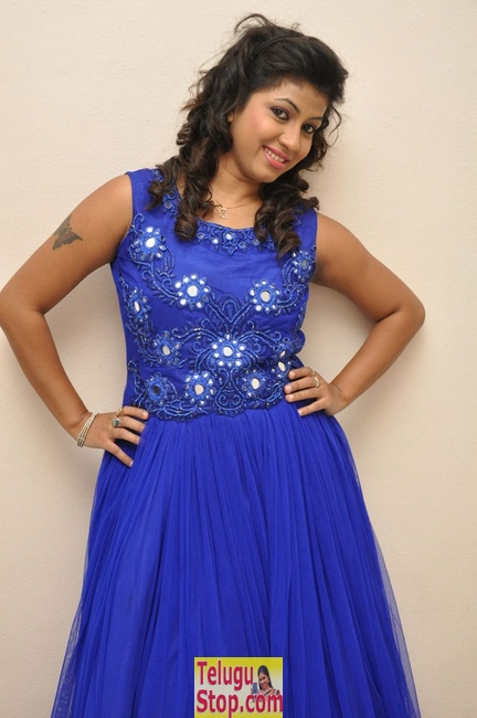 Geethanjali new stills 4- Photos,Spicy Hot Pics,Images,High Resolution WallPapers Download