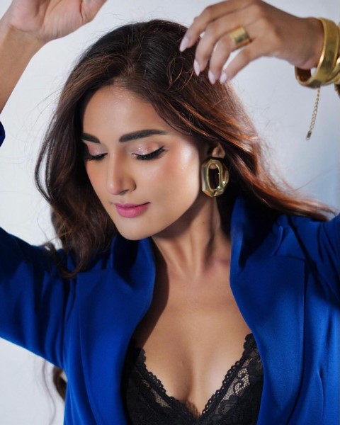 Glamorous actress mukti mohan is slaying with beauty-Actressmukti, Mukti Mohan, Muktimohan, Mukti Mohan Hot, Neeti Mohan, Shakti Mohan Photos,Spicy Hot Pics,Images,High Resolution WallPapers Download