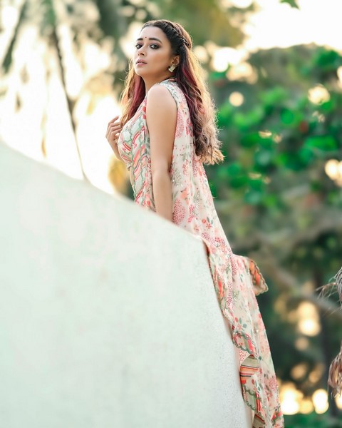 Glamorous pictures of tina datta shake up the show social media-Tina Datta, Tina Datta Age, Tinadatta, Tina Datta Car, Tina Dutta, Tina Dutta Hot Photos,Spicy Hot Pics,Images,High Resolution WallPapers Download