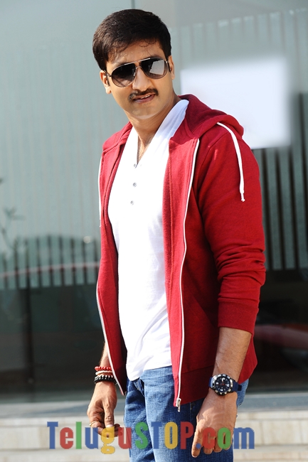 Gopichand new movie stills- Photos,Spicy Hot Pics,Images,High Resolution WallPapers Download