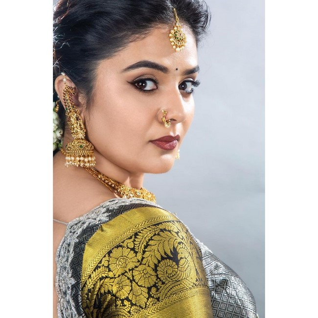 Gorgeous actress sreemukhi amazing images-Anchor Srimukhi, Anchorsrimukhi, Sreemukhi Photos,Spicy Hot Pics,Images,High Resolution WallPapers Download