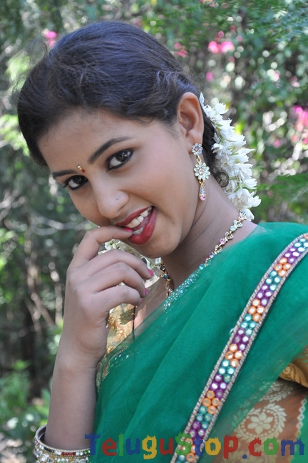 Grishma new stills- Photos,Spicy Hot Pics,Images,High Resolution WallPapers Download