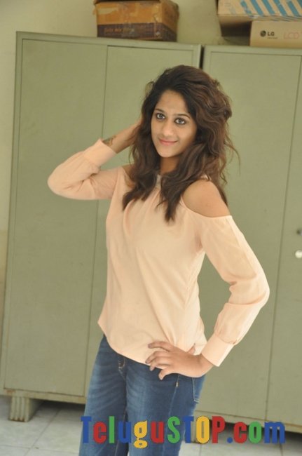 Harini stills- Photos,Spicy Hot Pics,Images,High Resolution WallPapers Download