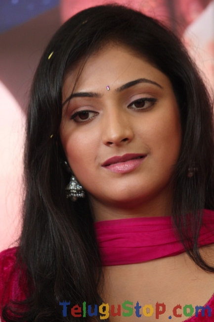 Haripriya latest stills 2- Photos,Spicy Hot Pics,Images,High Resolution WallPapers Download