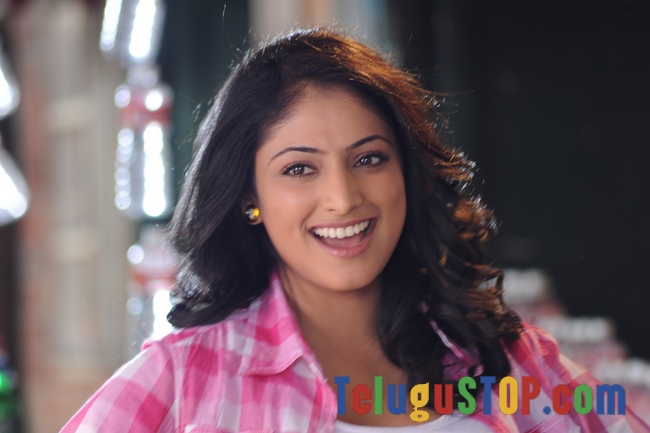 Haripriya latest stills 3- Photos,Spicy Hot Pics,Images,High Resolution WallPapers Download