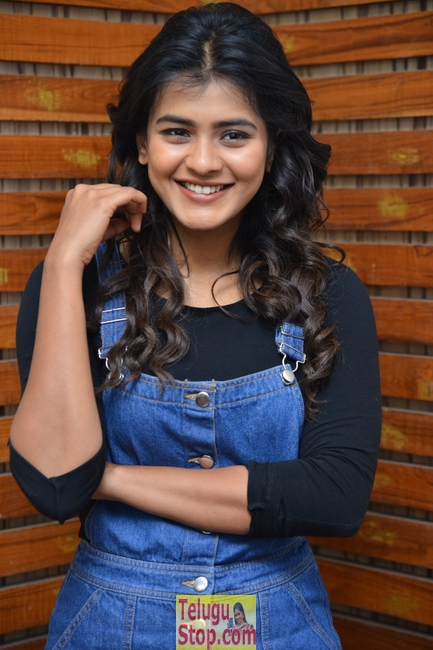 Hebah patel interview stills- Photos,Spicy Hot Pics,Images,High Resolution WallPapers Download