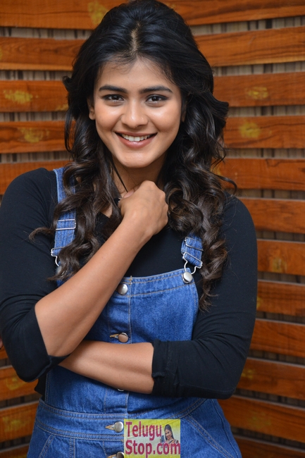 Hebah patel interview stills- Photos,Spicy Hot Pics,Images,High Resolution WallPapers Download