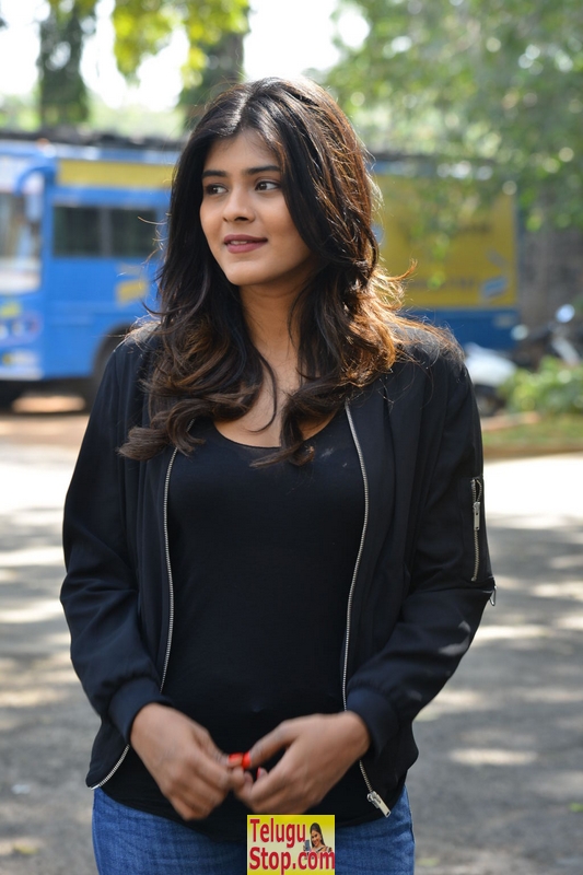 Hebah patel latest stills 2- Photos,Spicy Hot Pics,Images,High Resolution WallPapers Download