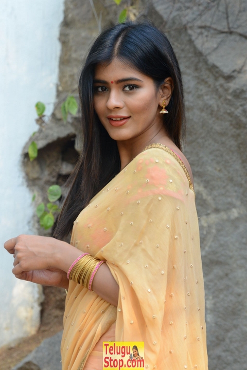 Heeba patel new pics- Photos,Spicy Hot Pics,Images,High Resolution WallPapers Download