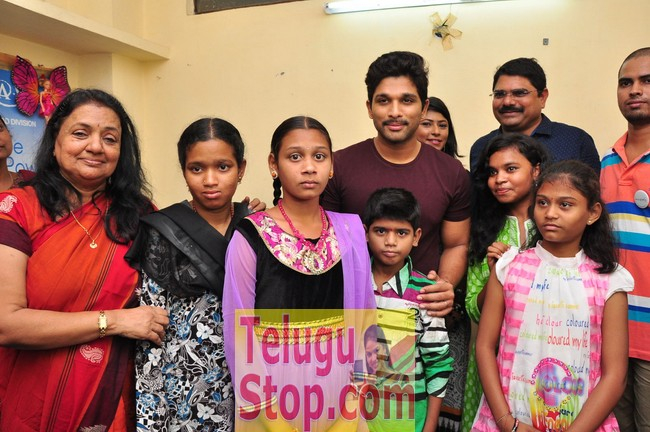 Hero allu arjun met cancer children at make a wish foundation- Photos,Spicy Hot Pics,Images,High Resolution WallPapers Download