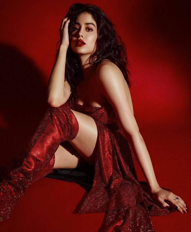 Hot actress janhvi kapoor images shake up the social media-Janhvikapoor, Actressjanhvi, Janhvi Kapoor Photos,Spicy Hot Pics,Images,High Resolution WallPapers Download